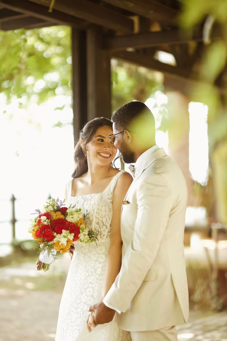Pareja de novios fotografiada por Mia Rodriguez