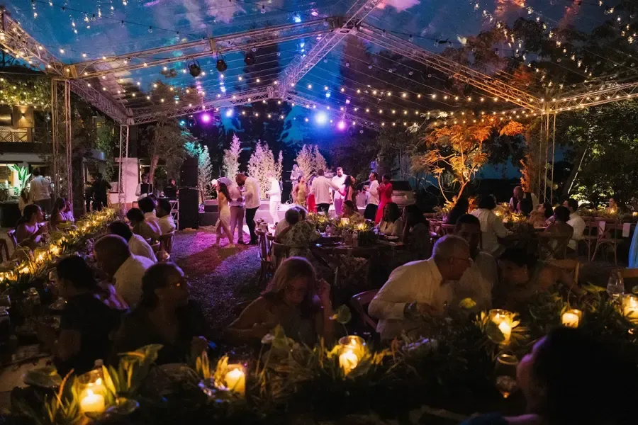 Boda en La Suiza del Mogote · La celebración de noche
